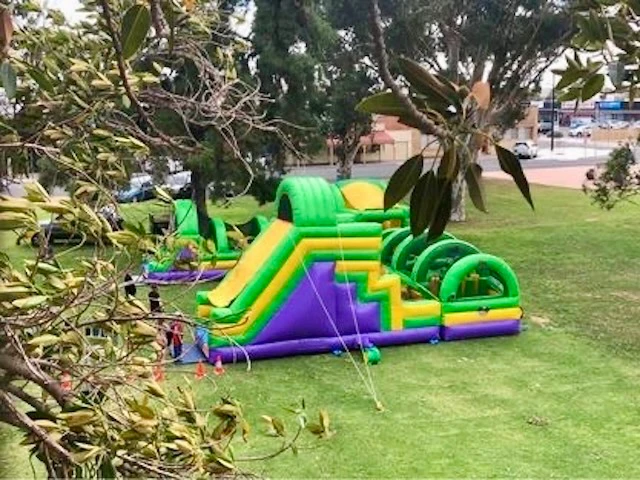 X-large inflatable Jumping Castles Hire Links​